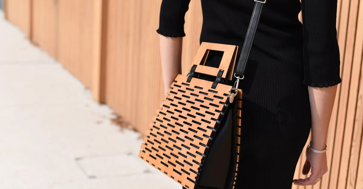 découvrez notre sac épaule camel alliant élégance et praticité, parfait pour un style chic et décontracté au quotidien.