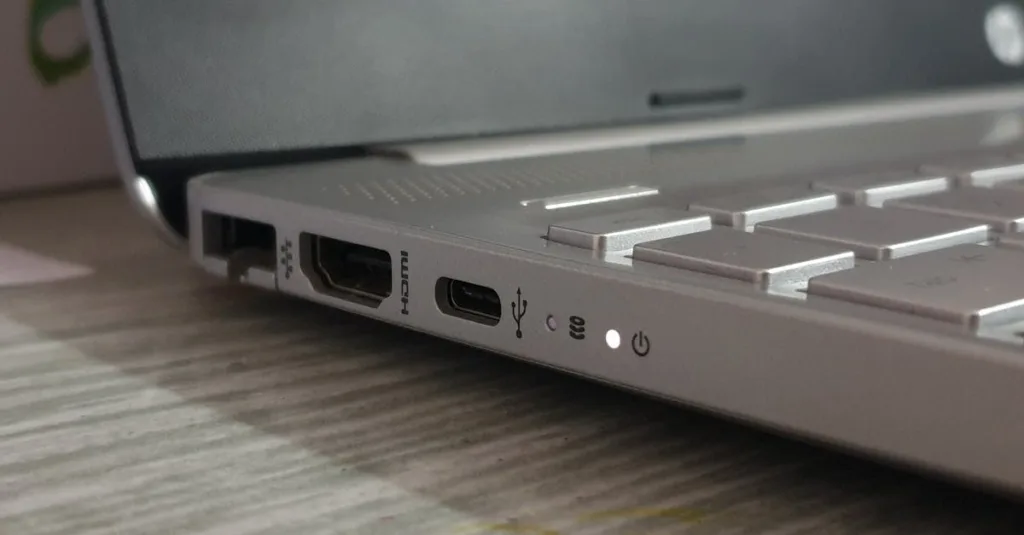 découvrez notre sélection de ports usb pour connecter facilement tous vos appareils électroniques. profitez de solutions rapides et fiables pour le transfert de données et la recharge.