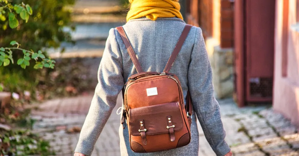 sac à dos en cuir pour femme alliant élégance, confort et durabilité, parfait pour un style quotidien chic et pratique.