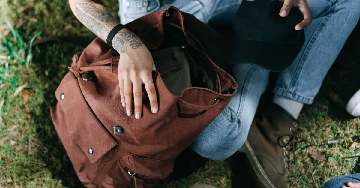 découvrez les systèmes de fermeture antivol pour sacs à dos : des solutions pratiques pour protéger vos affaires au quotidien et en voyage.